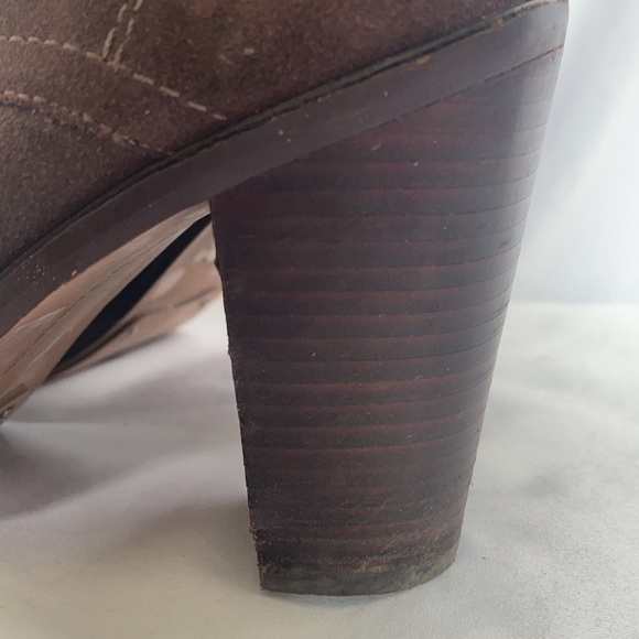 BCBGENERATION WOMAN BROWN SUEDE BOOTS SIZE 7.5 - Picture 2 of 9